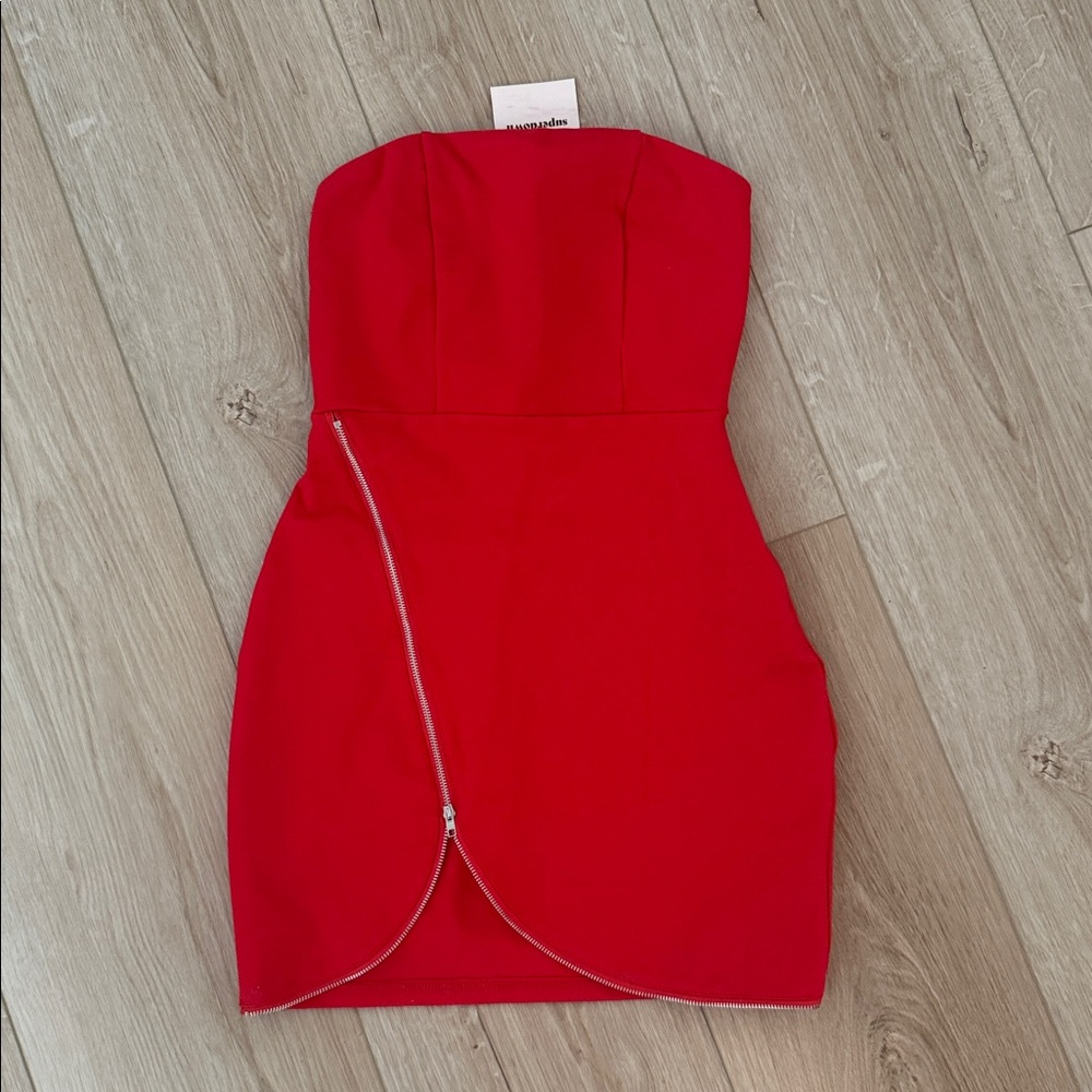 Superdown Nylah Front Zip Dress in Red NWT Red Strapless Dress with Zip